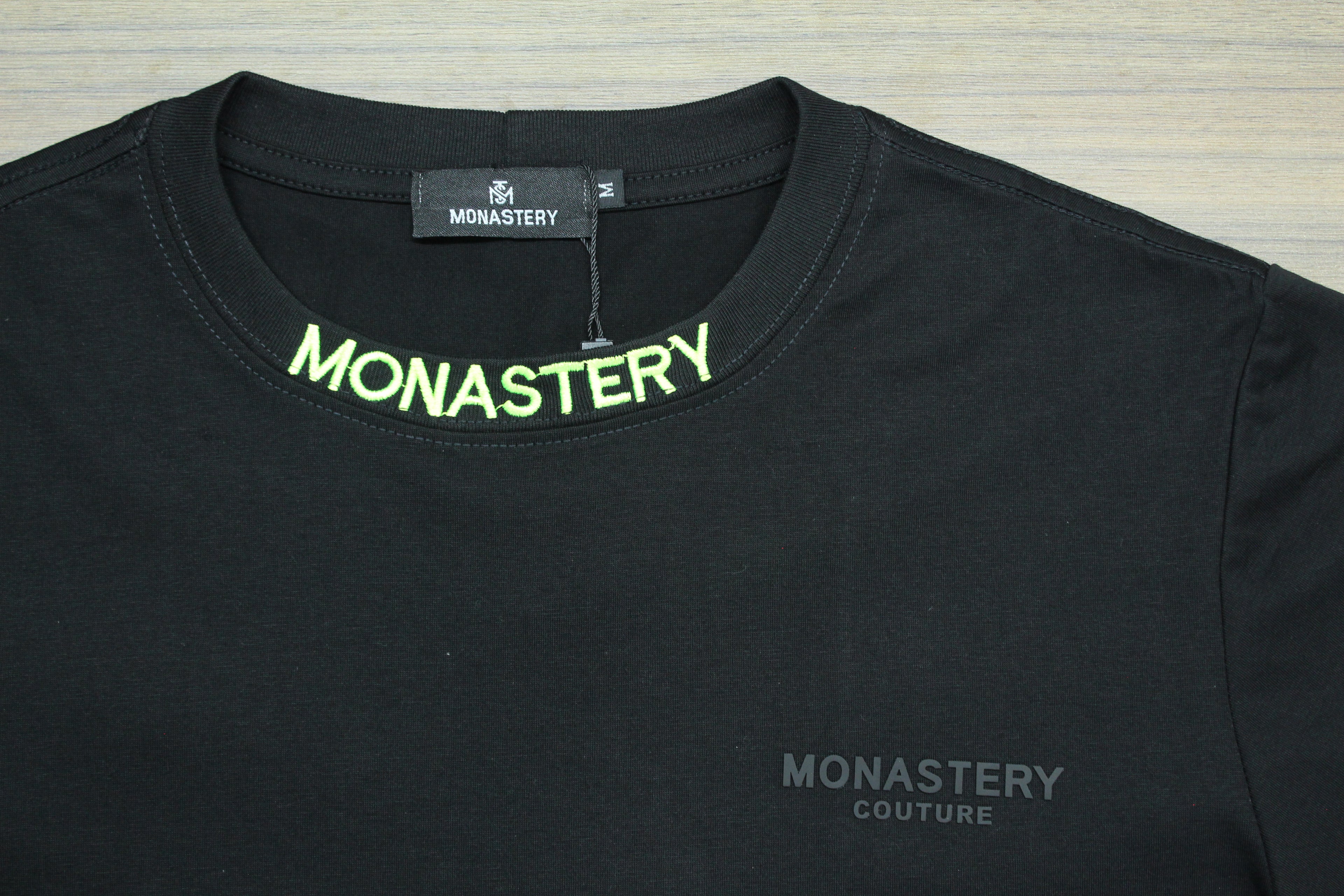 Camiseta Heavyweight Negro Neón — Bordado Premium | JULALE DROP 01