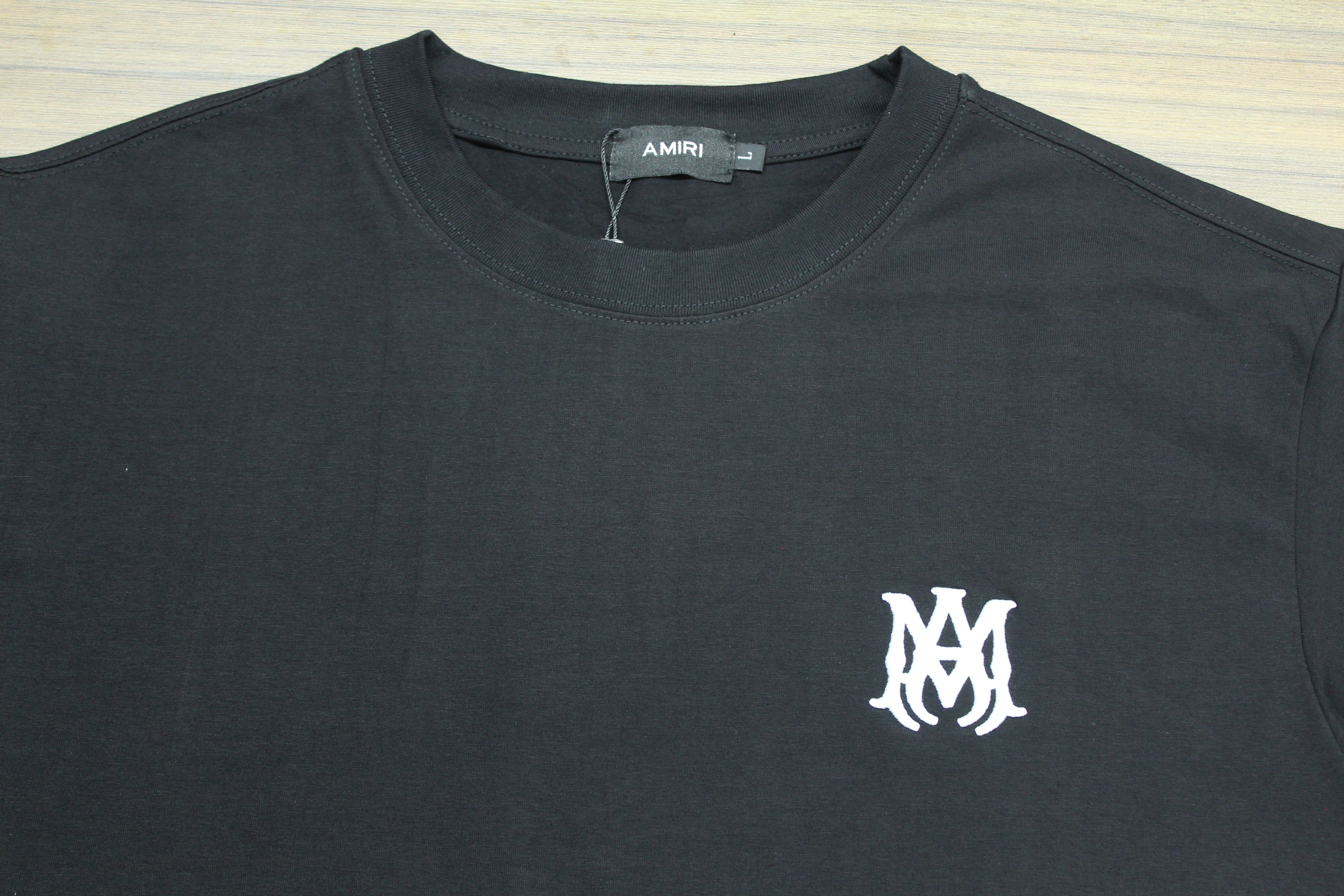Camiseta Heavyweight Negro Monograma Blanco — Bordado Premium | JULALE DROP 01