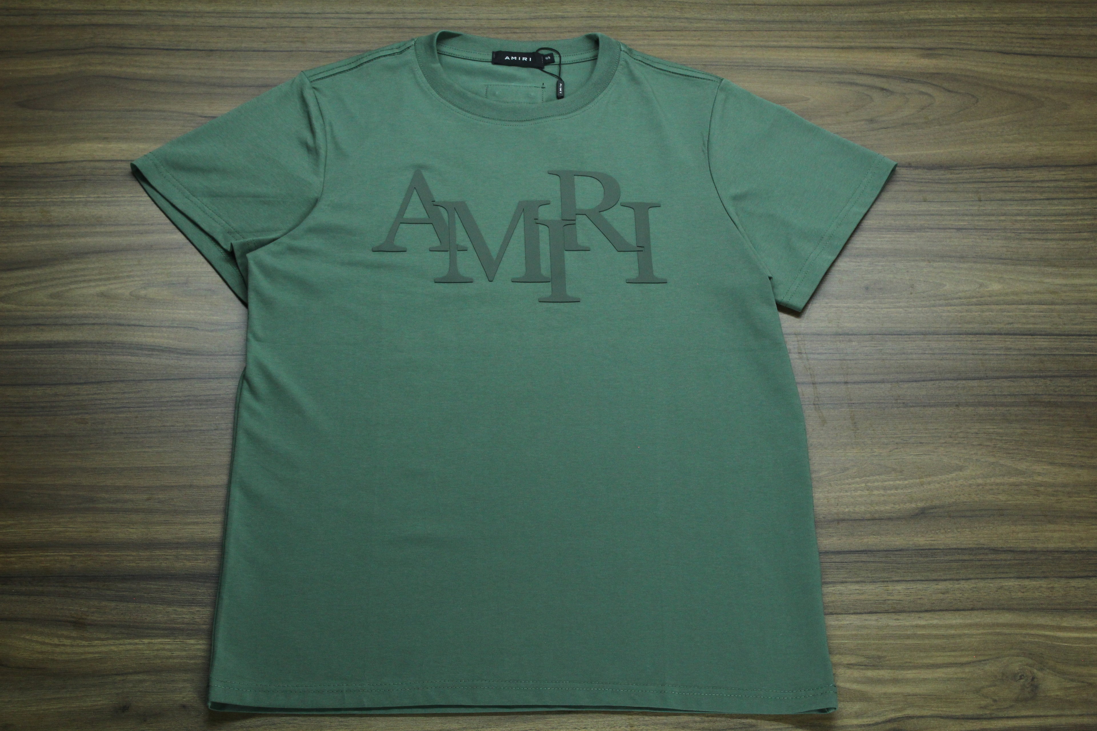 Camiseta Heavyweight Verde Militar Letras Tono a Tono — Estampado Premium | JULALE DROP 01