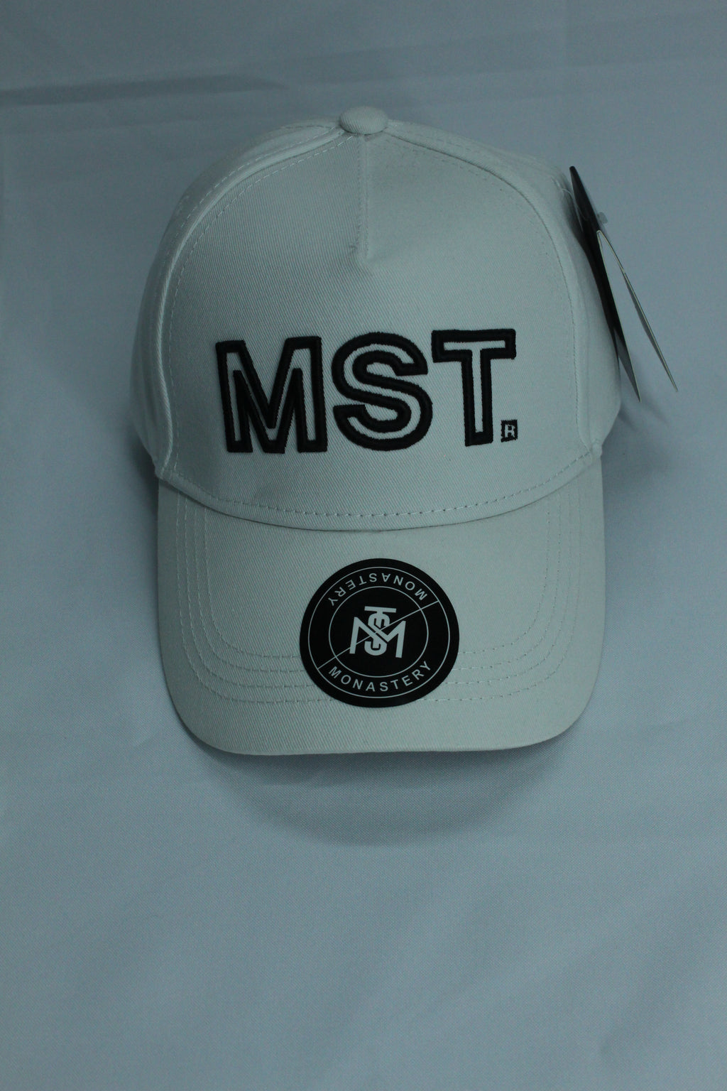Gorra Premium Blanca Letras Bordadas Negro — Snapback Streetwear | JULALE DROP 01