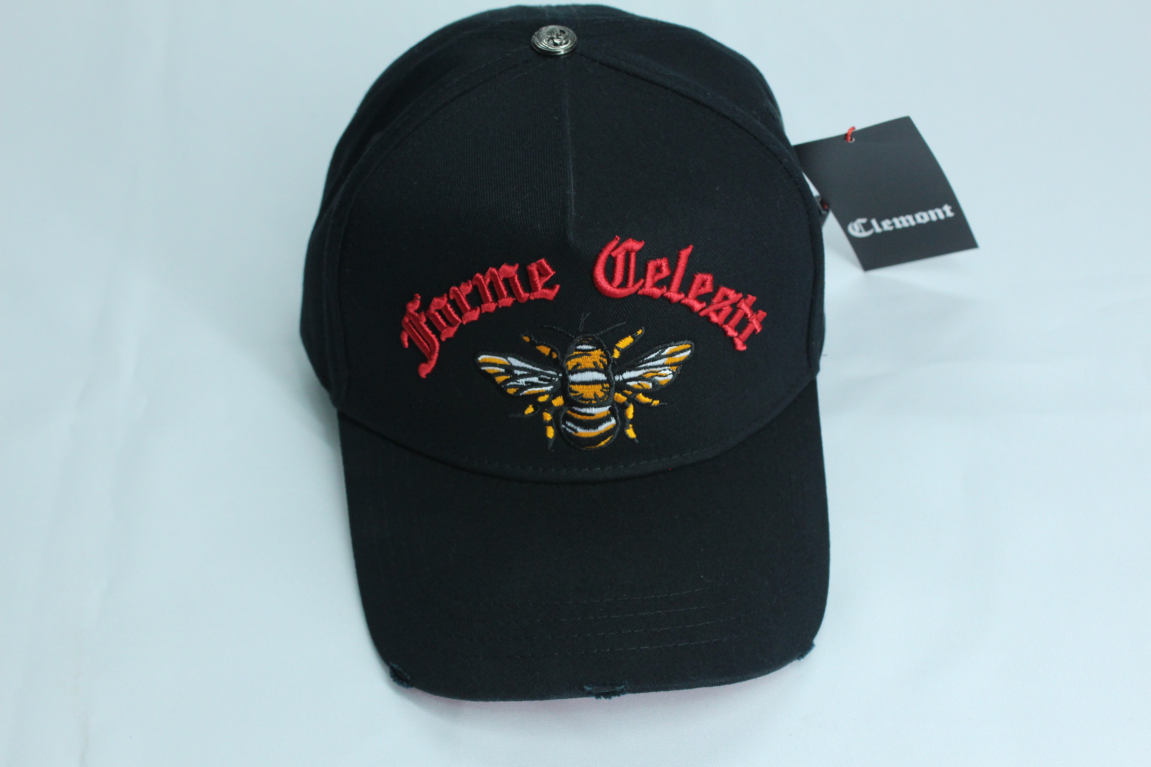 Gorra Premium Negra Abeja Bordada Gótico Rojo — Edición Especial | JULALE DROP 01