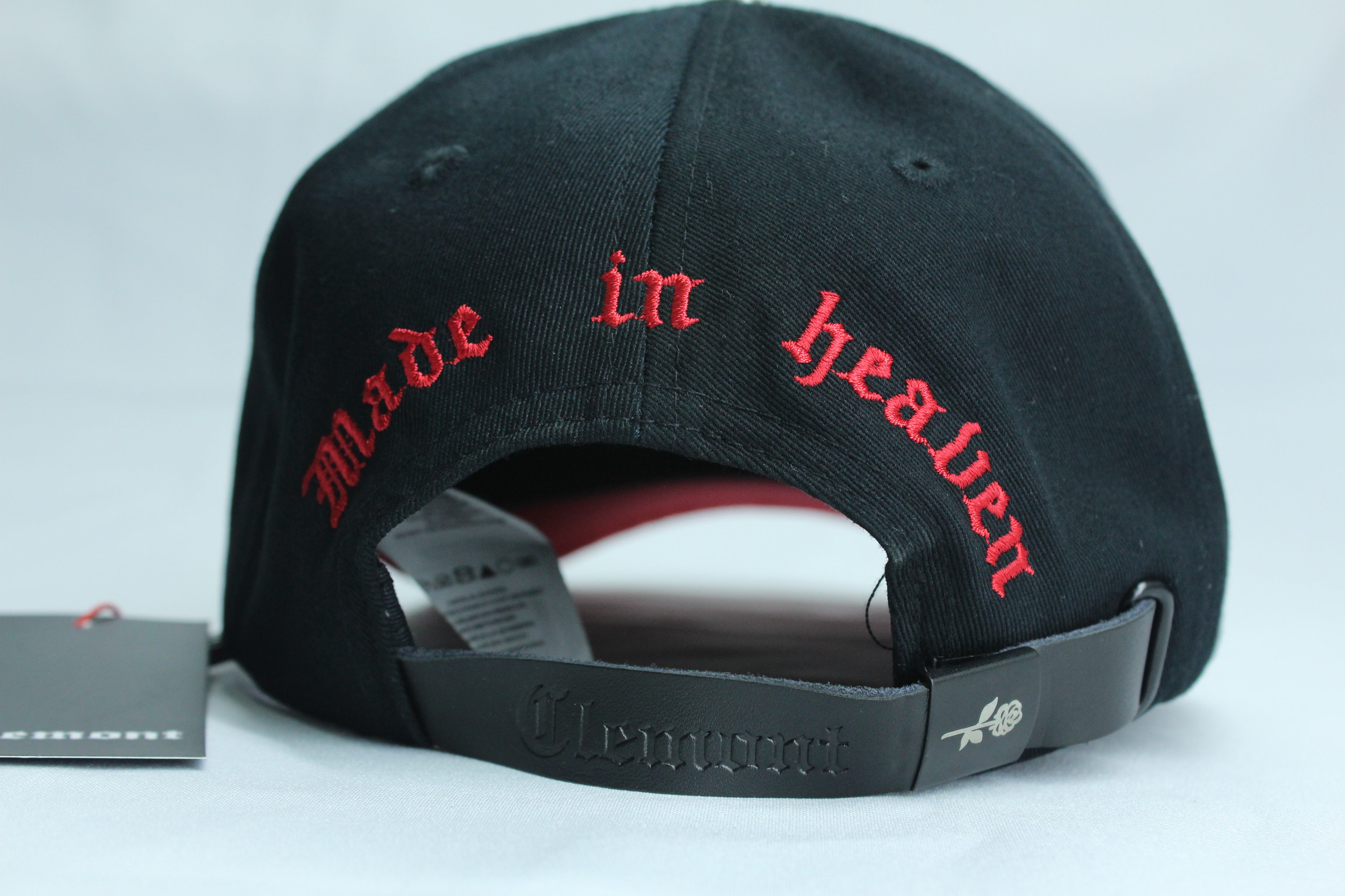 Gorra Premium Negra Abeja Bordada Gótico Rojo — Edición Especial | JULALE DROP 01